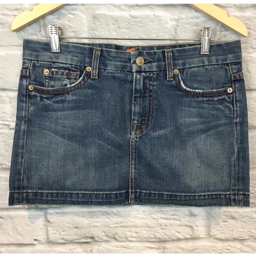 7 For All Mankind Women's A Pocket Medium Wash Denim Mini Skirt. Size 27. - Picture 2 of 4